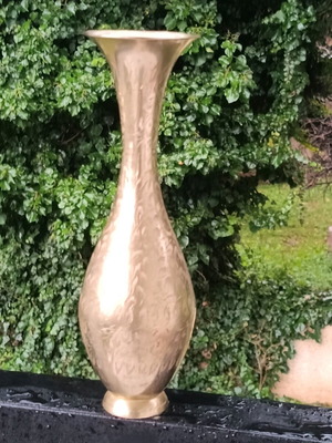 Bronze vase like new with engraved vintage designs
