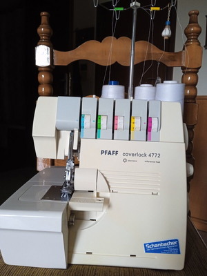 Pfaff Coverlock 4772 serger used in excellent condition