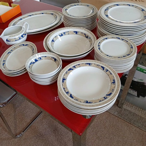 Porcelain dinnerware set new, 12-person, German