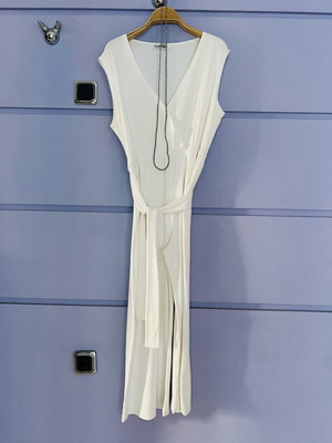 White one-piece jumpsuit Four Minds like new with belt, size L