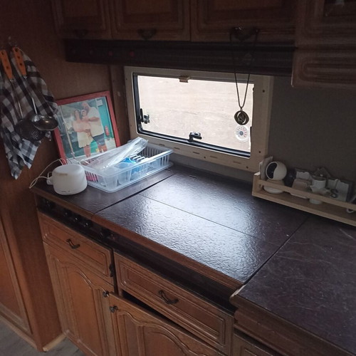 Hobby Prestige Caravan 9 Meters Fully Equipped in Excellent Condition