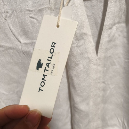 Tom Tailor sleeveless top new, size M, white with embroidered details