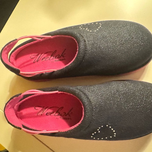 Jeans shoes new, size 30, very light