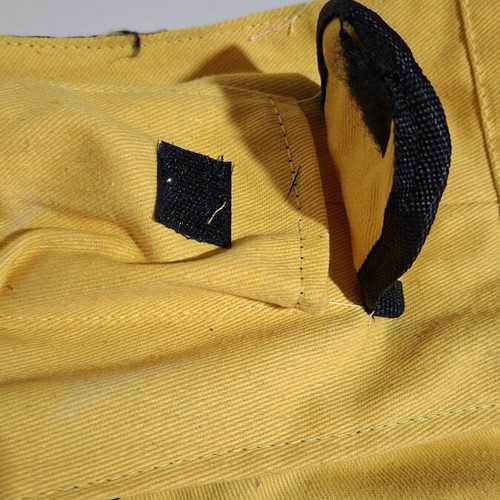 Fabric shoulder bag like new with external phone pocket and zipper