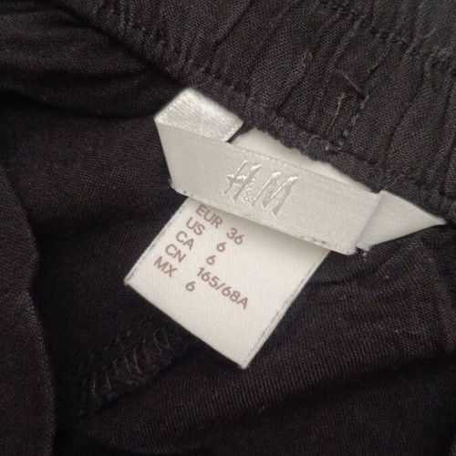 H&M fabric black shorts size 36 like new