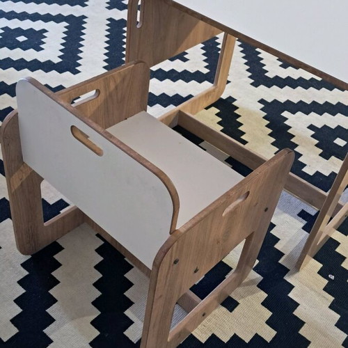 Children's desk and bookshelf set like new
