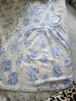 H&M dress used for girls age 8-10 size 134/140
