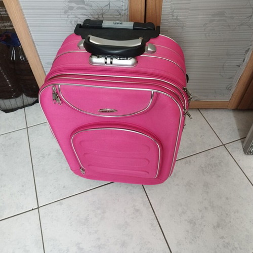 Cabin suitcase used 37x22x57 pink with non-working telescopic handle
