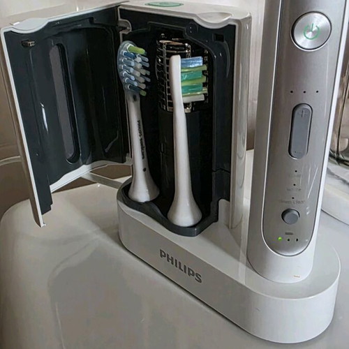 Philips charger and UV sanitizing lamp new