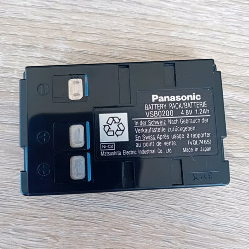 Panasonic VHS-C MVIE Camera NV-R10 video camera like new