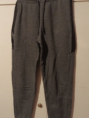 Dark gray sweatpants used, size L