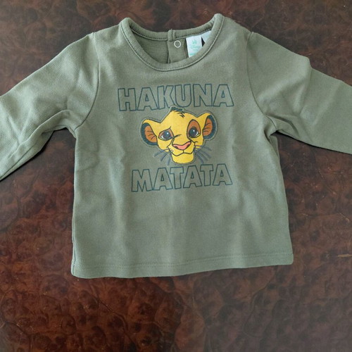 Hakuna Matata baby set like new