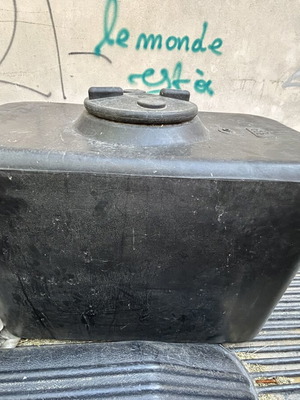 Oil tank 200 liters used with 1-inch valve