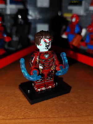 Zombie Iron Man Lego φιγούρα με ενεργειακές εκρήξεις