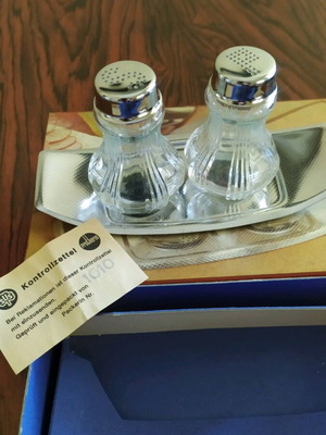 Salt and pepper set new, stainless steel with magnetic base