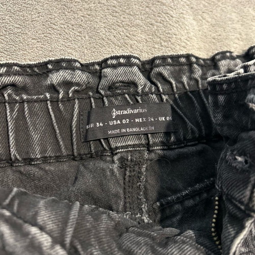 Stradivarius mom fit jeans like new, black washed, size XS