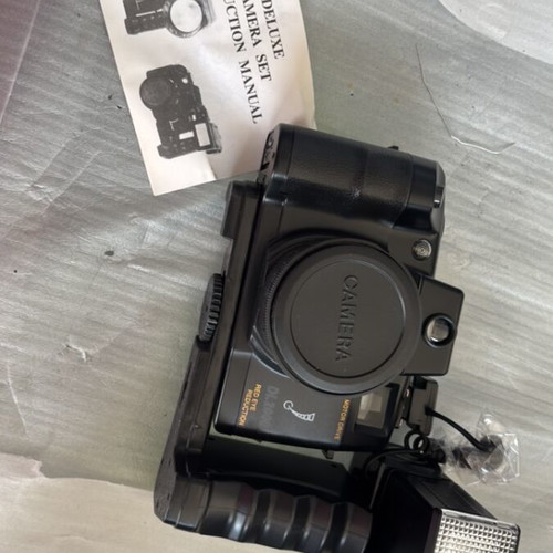 Camera DL2000A with red eye reduction, like new