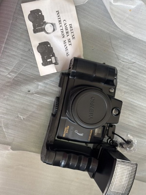 Camera DL2000A with red eye reduction, like new
