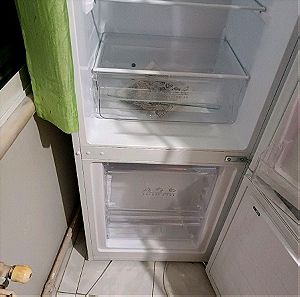 Πώληση ψυγείου σχεδόν καινούριο με υπόλοιπο εγγύησης
