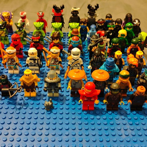 Lego Ninjago Minifigures like new, over 140 genuine