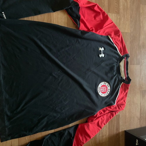 Under Armour St Pauli long sleeve shirt used 2017/2018