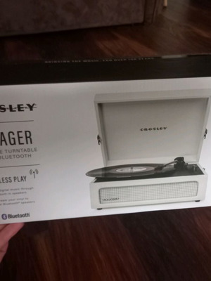 Crosley Voyager CR8017B-DU4 φορητό πικάπ με Bluetooth σε λευκό