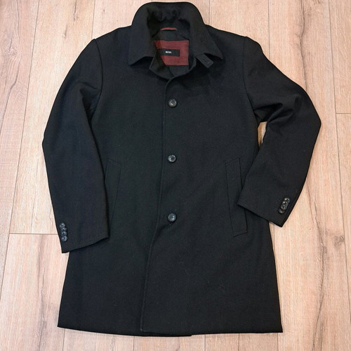 Hugo Boss men's coat like new, black, size L
