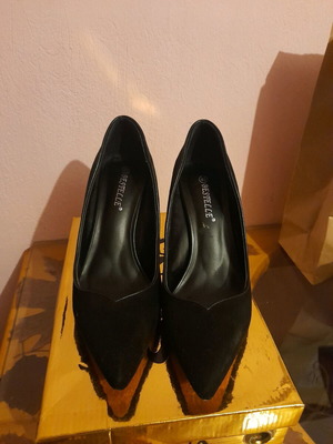 Women's pumps 7cm heel size 40 like new, black