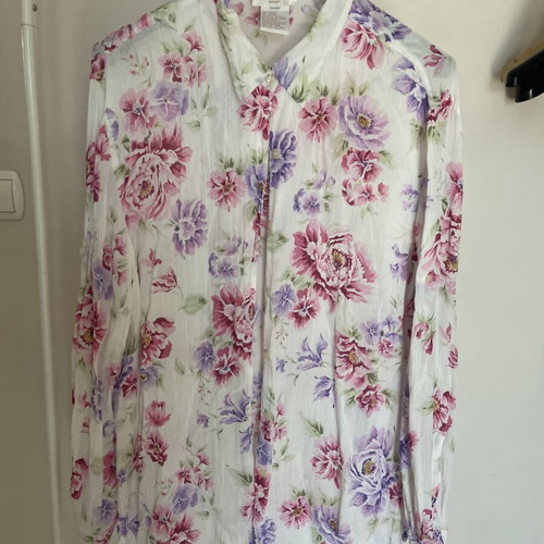 A-Style shirt XL like new, multicolor