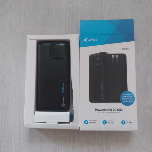 XLayer Powerbank 20 000 mAh 20W PD with 2 Built-in Cables new
