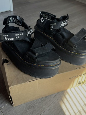 Dr Martens Kimber platforms size EU38 like new, black