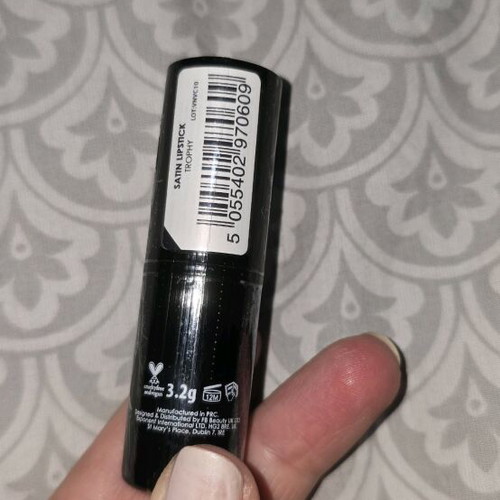 Mua eye liner and satin lipstick Trophy new