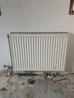 Καλοριφέρ τύπου πάνελ σαν καινούργιο, πακέτο 3 εξωτερικού βρόγχου