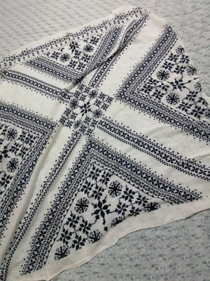 Benetton cotton scarf used, white with blue