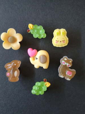 Crocs charms set like new, multicolored and yellow