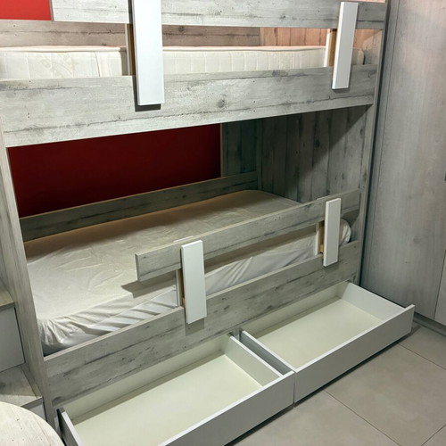 Project house children's bunk bed with storage