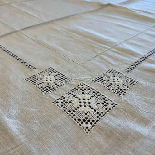 Tablecloth used 166x132cm