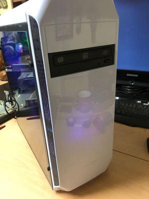 Computer like new with excellent condition and performance