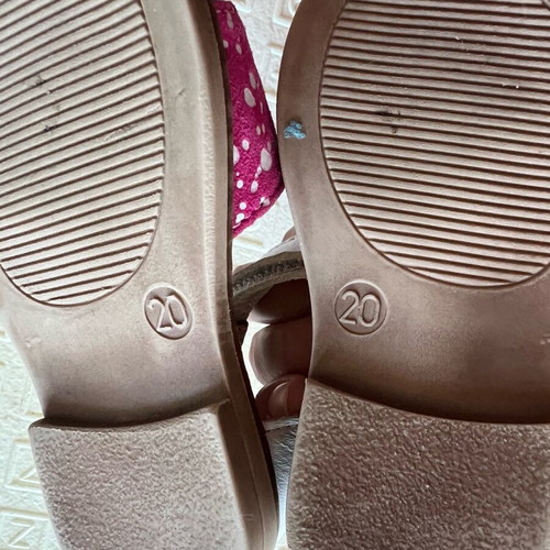 Baby sandals size 20 papillon like new, 2 pairs