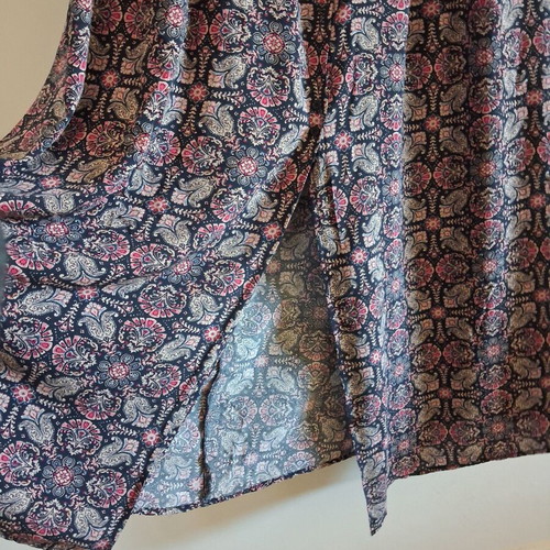 Attrattivo Maxi Dress like new, viscose, black with pink and blue pattern