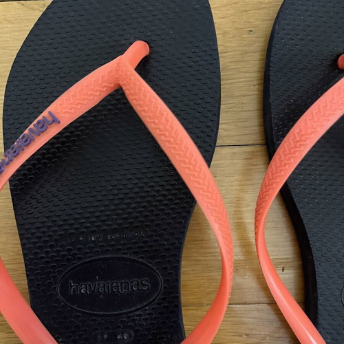 Havaianas slim flip flops size 39-40 like new, orange and black