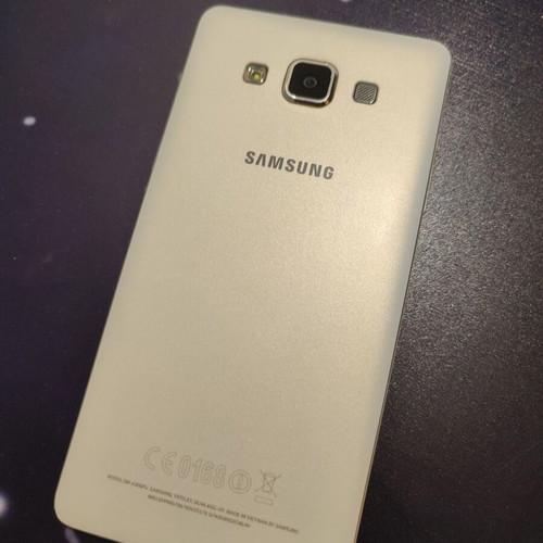 Samsung Galaxy A3 phone with broken screen for spare parts