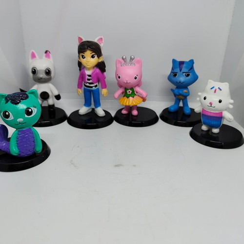 Gabby's Dollhouse collectible figures set of 6, like new