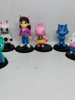Gabby's Dollhouse collectible figures set of 6, like new