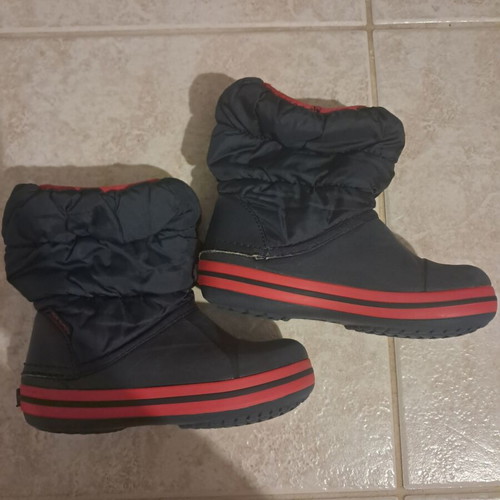 Crocs kids' boots size 8 (24-25)