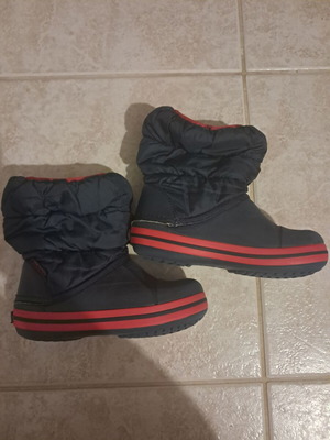 Crocs kids' boots size 8 (24-25)
