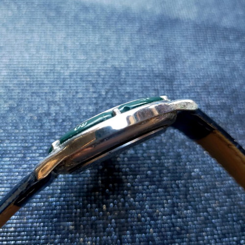Watch used, unisex, green