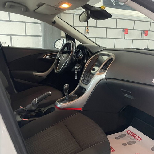 Opel Astra 2011 1.3 CDTI Ecoflex sedan used, full extra, 120hp