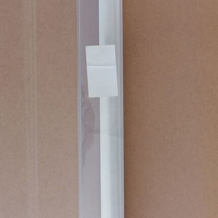 Light filtering roller blind like new