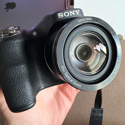 Sony H300 camera with 20 megapixels and 35x optical zoom